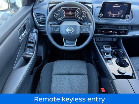 Certified 2025 Nissan Rogue SV image 23