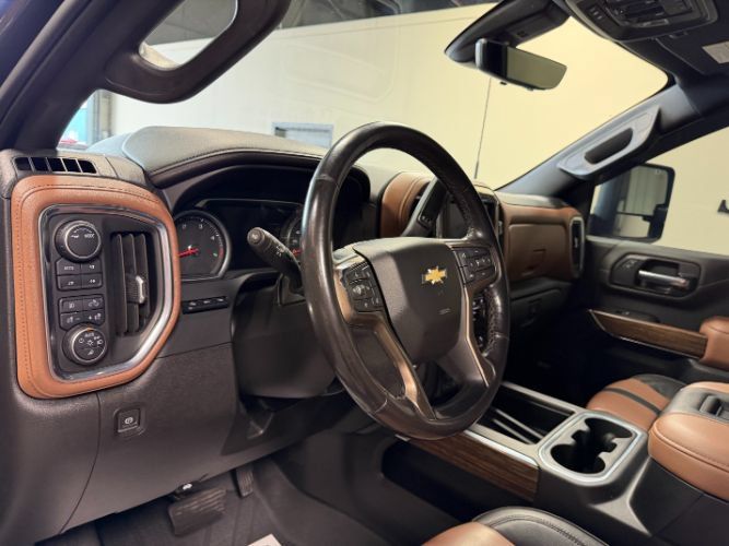 Used 2022 Chevrolet Silverado 3500 High Country AWD/4WD image 18