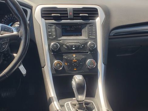 Used 2013 Ford Fusion SE FWD image 21