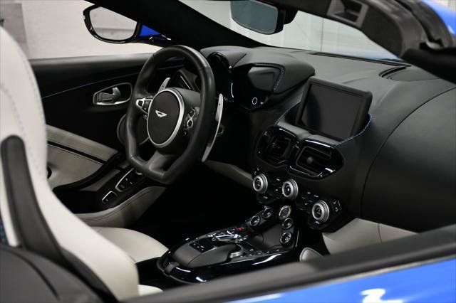 Used 2021 Aston Martin V8 Vantage Roadster RWD image 19