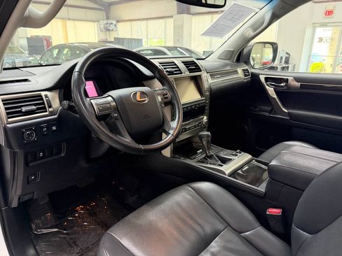 Used 2016 Lexus GX 460 w/ Comfort Package AWD/4WD image 18