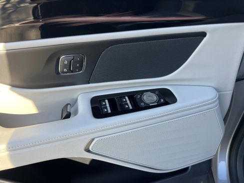 New 2026 Lincoln Nautilus Premier image 22