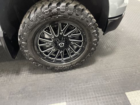 Used 2025 Chevrolet Silverado 1500 LT Trail Boss w/ LT Trail Boss Premium Package image 28