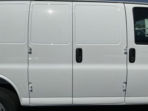New 2026 Chevrolet Express 2500 w/ Driver Convenience Package RWD image 22
