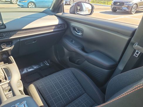 Used 2024 Honda HR-V Sport image 16