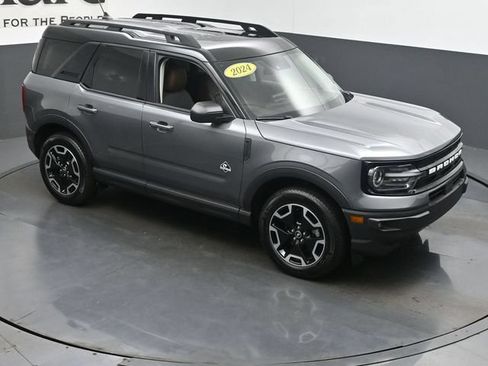 Used 2024 Ford Bronco Sport Outer Banks w/ Tech Package AWD/4WD image 48