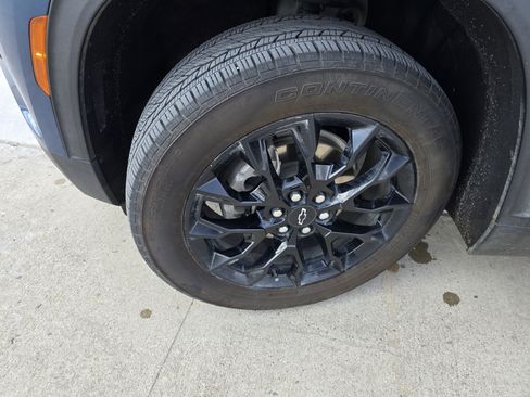 Used 2024 Chevrolet Traverse LS w/ Midnight/Sport Edition image 9