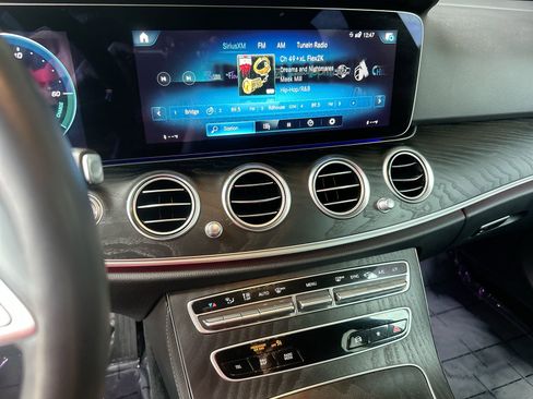 Used 2022 Mercedes-Benz E 350 Sedan image 12