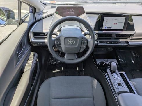 Used 2025 Toyota Prius LE FWD image 15