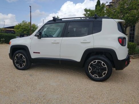 Used 2017 Jeep Renegade Trailhawk w/ Popular Equipment Group image 11