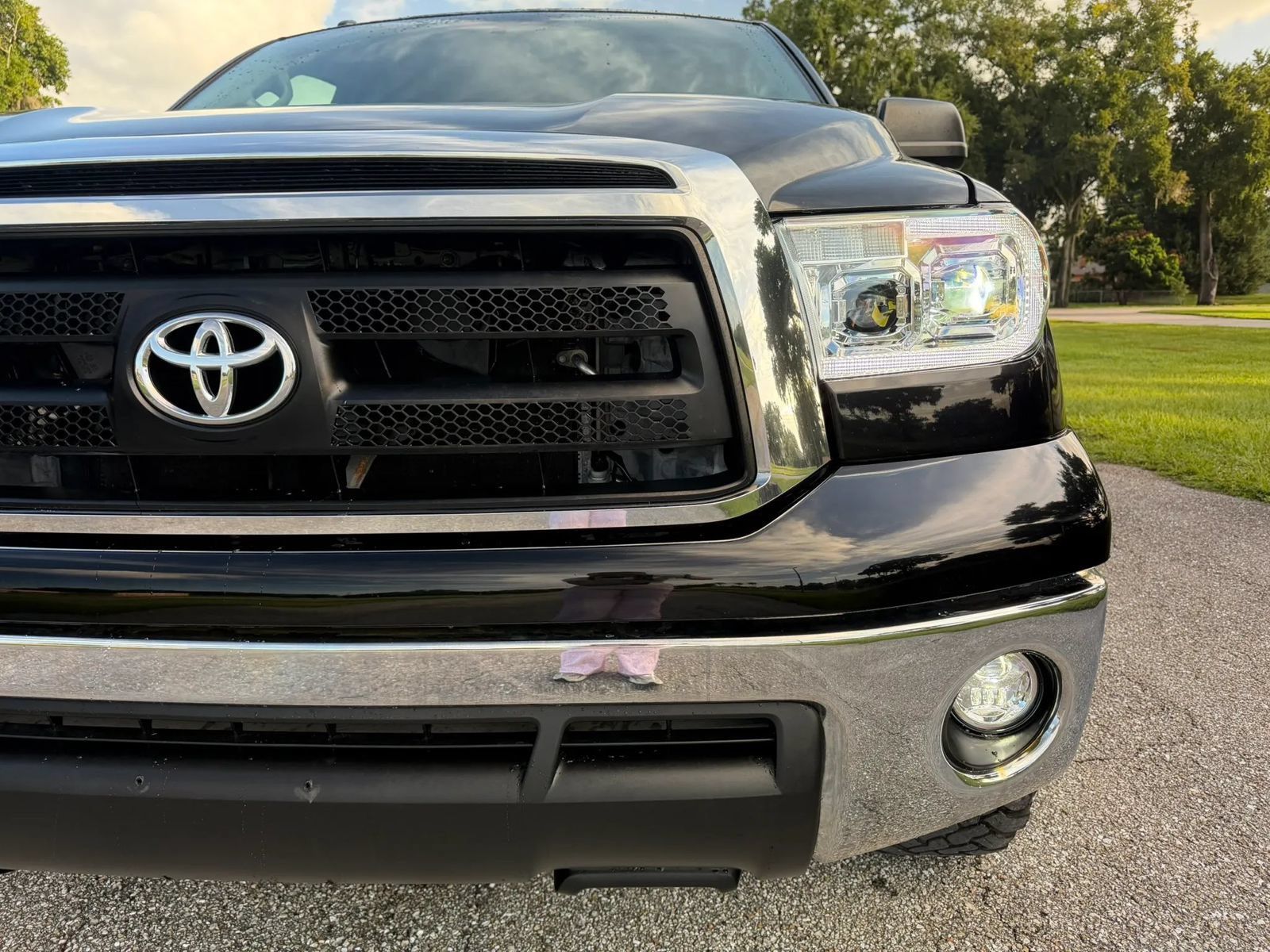 Used 2013 Toyota Tundra 4x4 CrewMax w/ Tow Pkg image 25