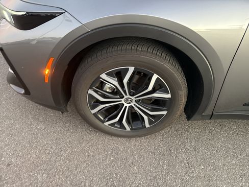 Used 2026 Toyota Crown XLE image 10