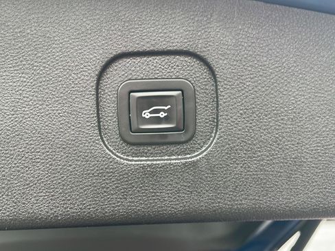 Used 2017 Chevrolet Equinox LT w/ Convenience Package FWD image 28