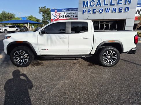 Used 2024 GMC Canyon AT4 AWD/4WD image 2