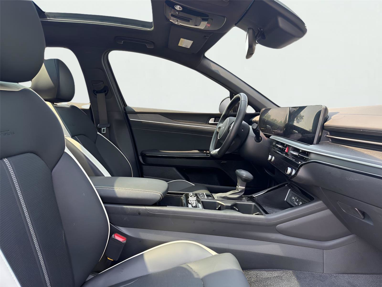 Used 2025 Kia K5 GT-Line w/ GT-Line Premium Package AWD/4WD image 19