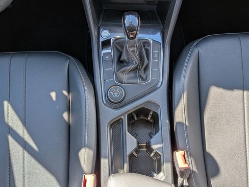 Used 2023 Volkswagen Tiguan SE image 14