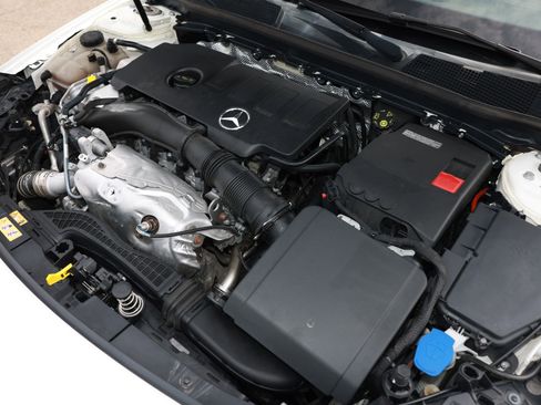 Used 2021 Mercedes-Benz CLA 250 w/ AMG Line image 59