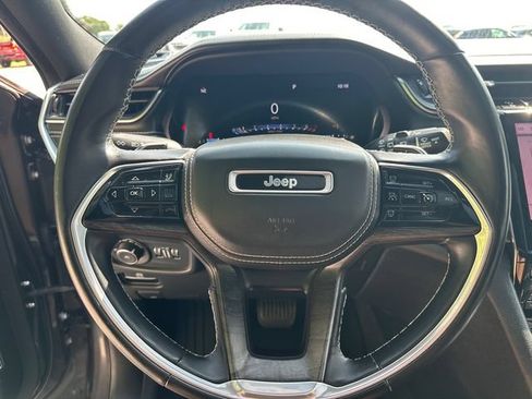 Used 2022 Jeep Grand Cherokee L Overland w/ Luxury Tech Group IV AWD/4WD image 30
