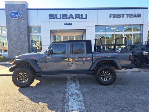 Used 2024 Jeep Gladiator Mojave w/ Technology Group image 3