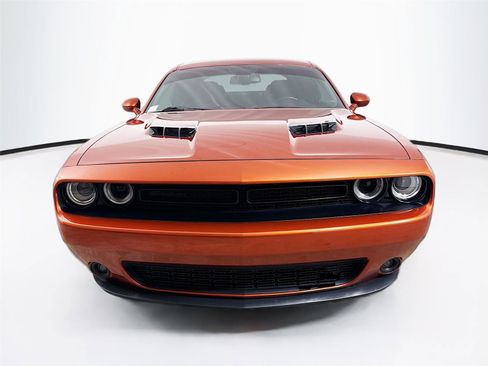 Used 2020 Dodge Challenger SXT w/ Blacktop Package RWD image 3
