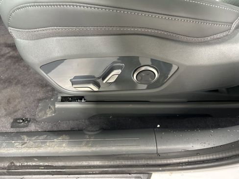 New 2026 Kia EV9 Wind image 10