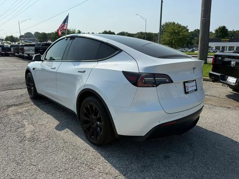 Used 2021 Tesla Model Y Long Range AWD/4WD image 3