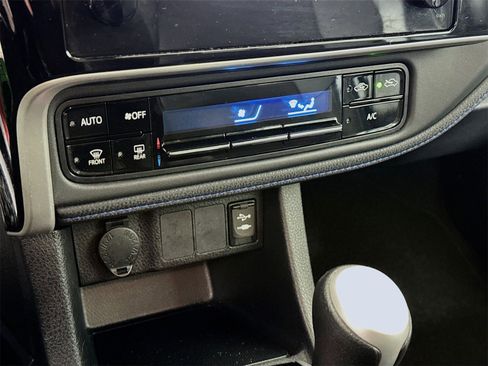 Used 2017 Toyota Corolla SE image 13