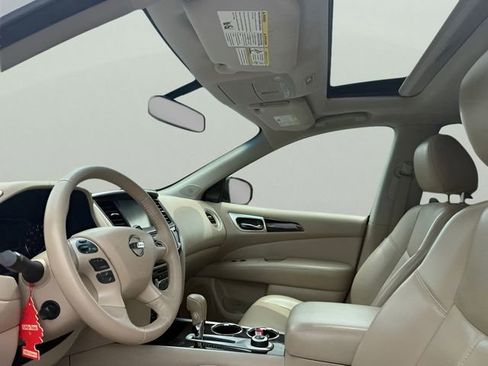 Used 2015 Nissan Pathfinder Platinum AWD/4WD image 17