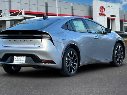 New 2026 Toyota Prius Plug-In Hybrid image 5