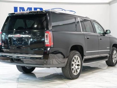 Used 2017 GMC Yukon XL Denali AWD/4WD image 10