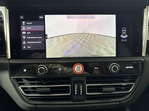 Certified 2025 Porsche Macan image 26