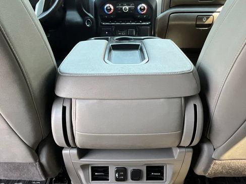 Used 2022 GMC Sierra 1500 SLT w/ Driver Alert Package II AWD/4WD image 30