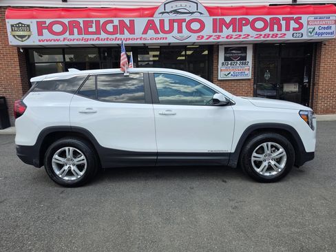 Used 2024 GMC Terrain SLE FWD image 6