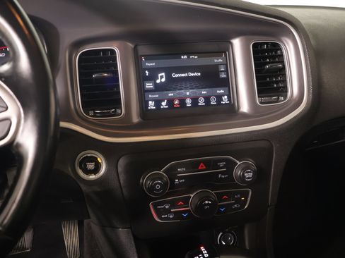 Used 2022 Dodge Charger SXT w/ Leather Interior Group RWD image 5