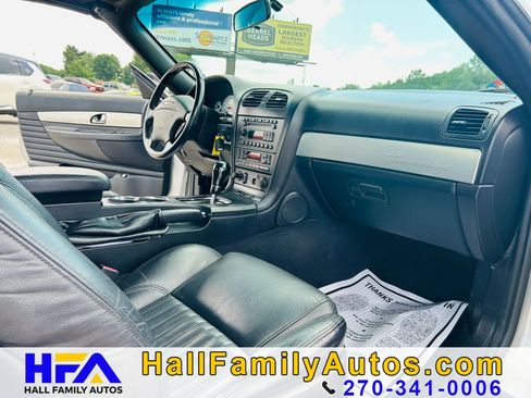 Used 2005 Ford Thunderbird RWD image 14