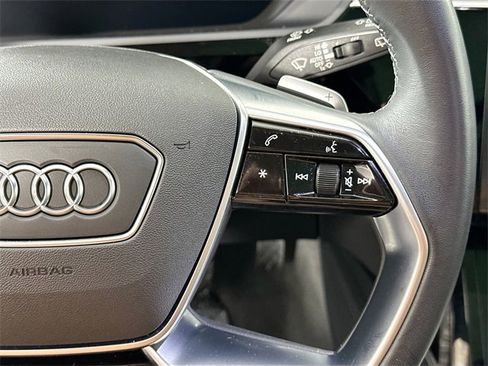 Used 2022 Audi e-tron Premium Plus image 24
