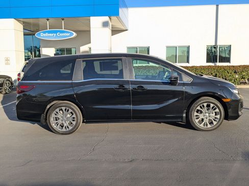 New 2026 Honda Odyssey Touring image 2