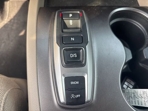 Used 2021 Honda Pilot EX image 18