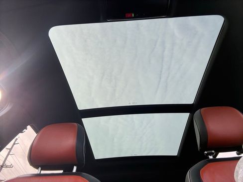 Used 2021 Volkswagen Tiguan SEL Premium R-Line image 41