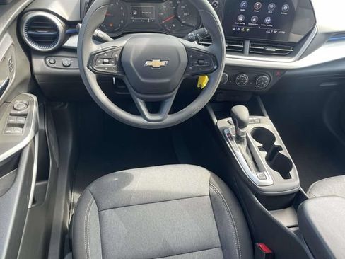 New 2026 Chevrolet Trax LS w/ LS Convenience Package FWD image 11