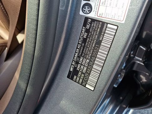 Used 2019 Mercedes-Benz E 300 4MATIC image 28