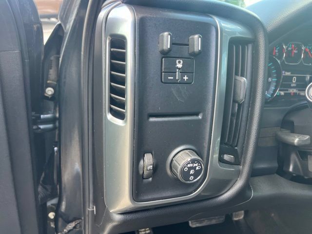 Used 2018 Chevrolet Silverado 1500 LT w/ Texas Edition RWD image 15