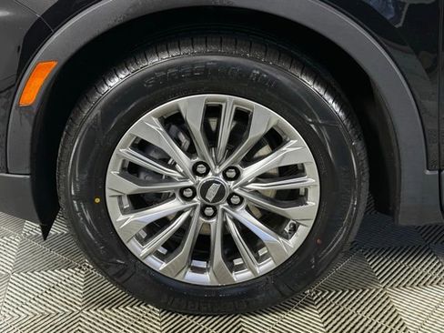 Certified 2025 Cadillac XT4 Premium Luxury image 13