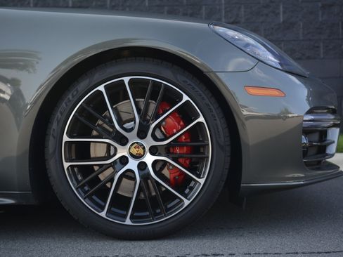 Certified 2023 Porsche Panamera GTS AWD/4WD image 11