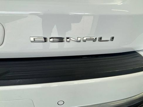 Used 2022 GMC Yukon XL Denali AWD/4WD image 25