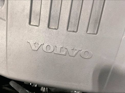 Certified 2024 Volvo XC60 B5 Core AWD/4WD image 37