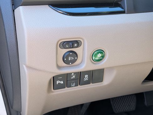 Used 2021 Honda Pilot Touring image 15