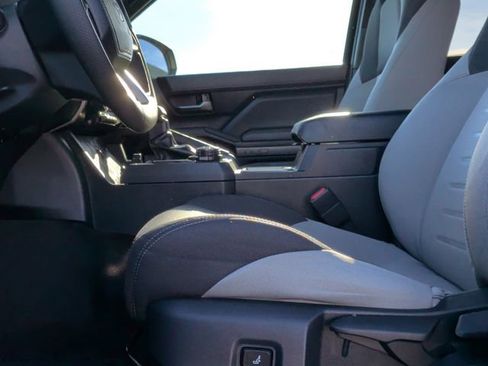 Certified 2025 Toyota Tacoma TRD Off-Road image 11