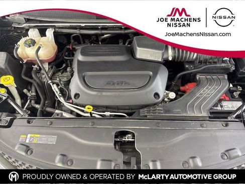 Used 2023 Chrysler Voyager LX FWD image 17