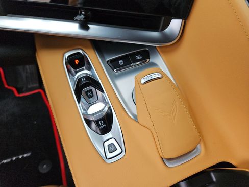 Certified 2024 Chevrolet Corvette Stingray Preferred Cpe image 18